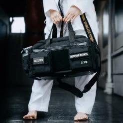 30L Perfect Duffle Bag Alpha Black -Wolfpak IMG 4285